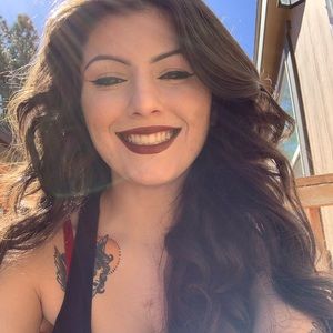 Meet your Posher, Yolanda